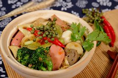 你知道飯店排骨湯用的是什么調(diào)味料嗎<div   id=